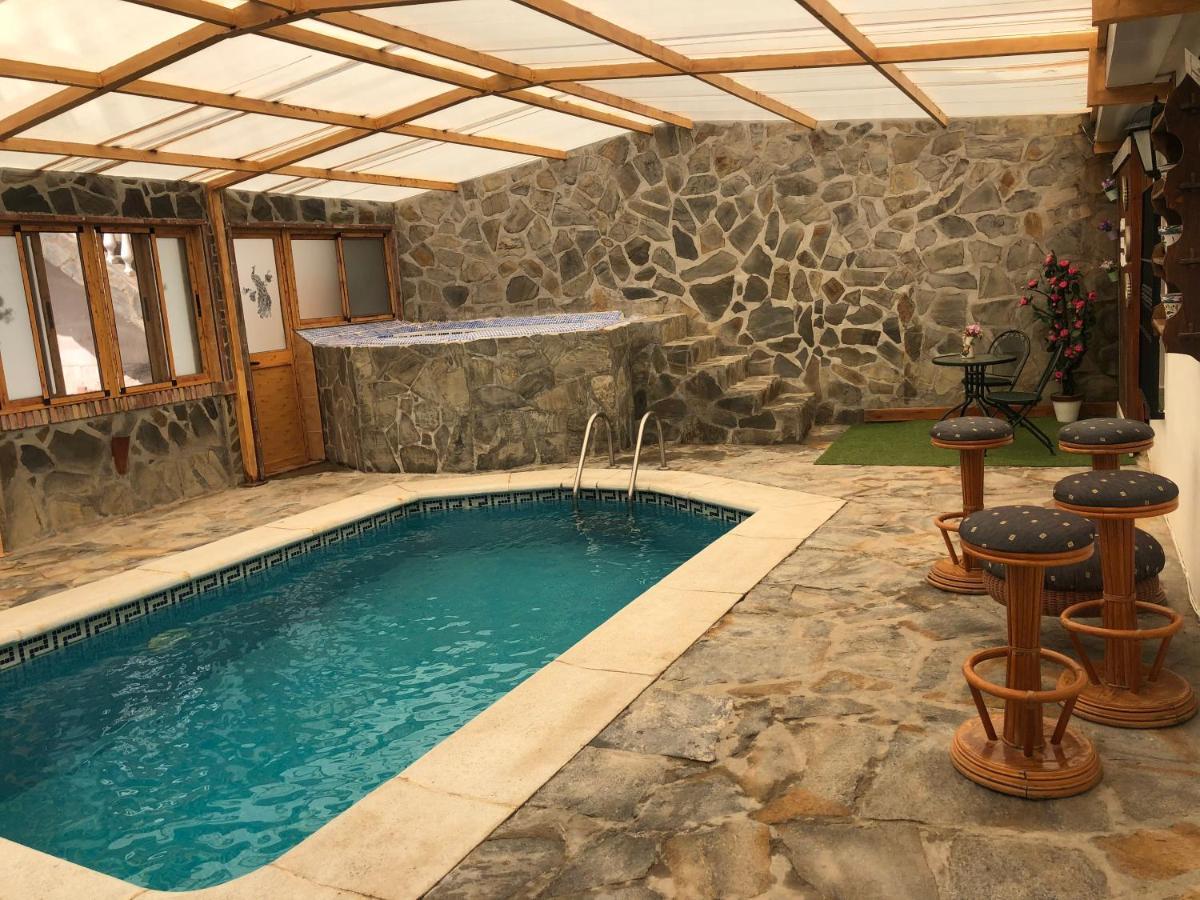 Chalet Casa Rural Cristina- Piscina Climatizada *